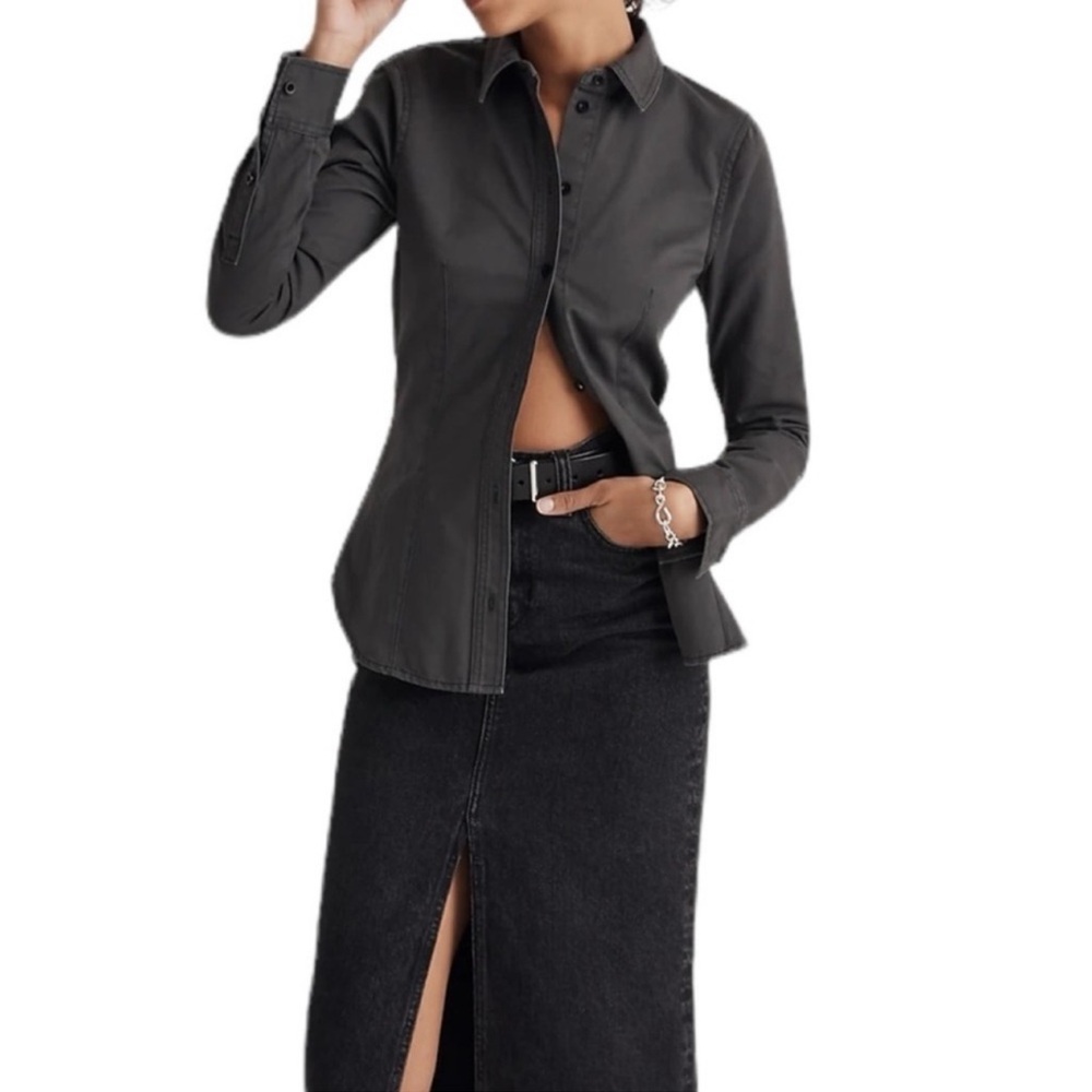 Madewell Darted Button-Up Shirt in (Re)generative Chino in Dark Pavement